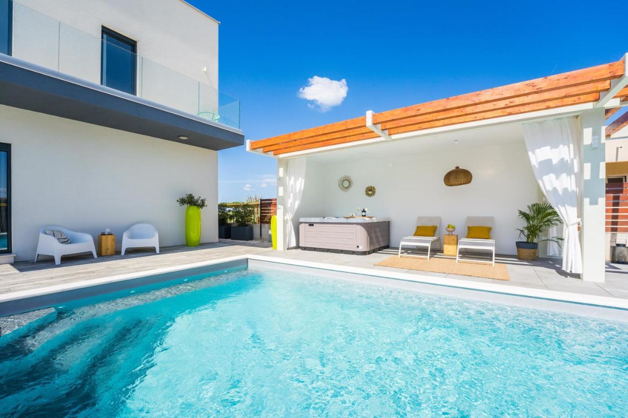Villa Olea With Heated Pool And Jacuzzi Sukosan Exterior photo